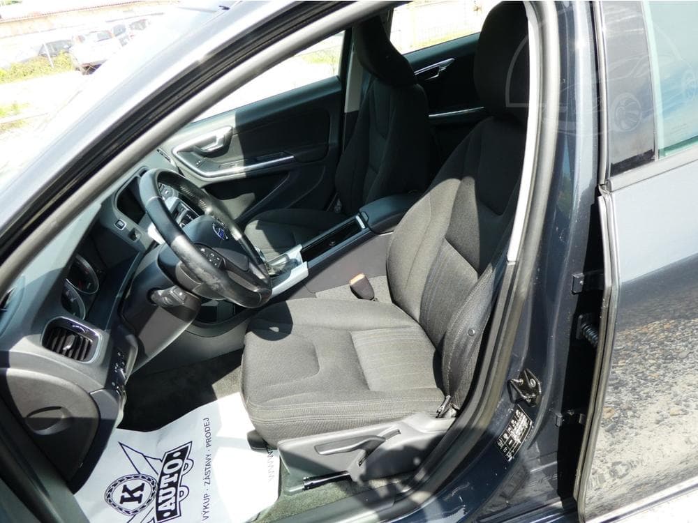 2012 Volvo V60 - 11