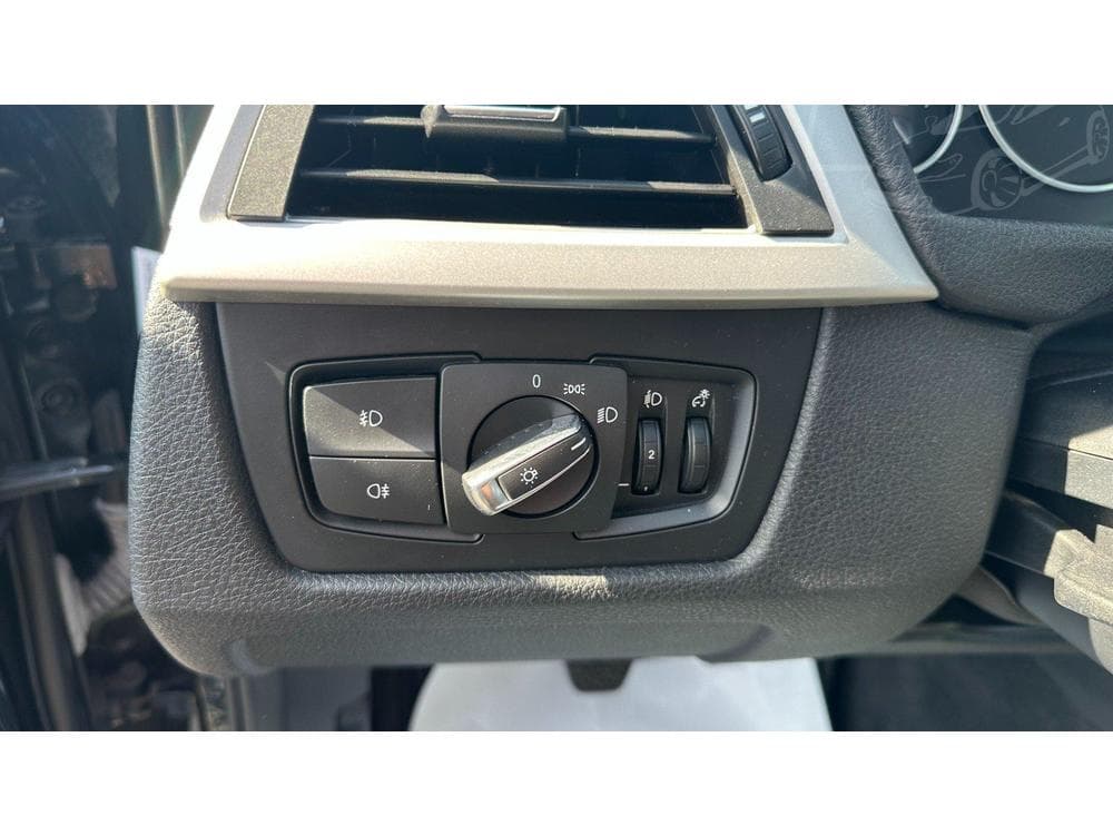 2012 BMW 3-SERIES - 11