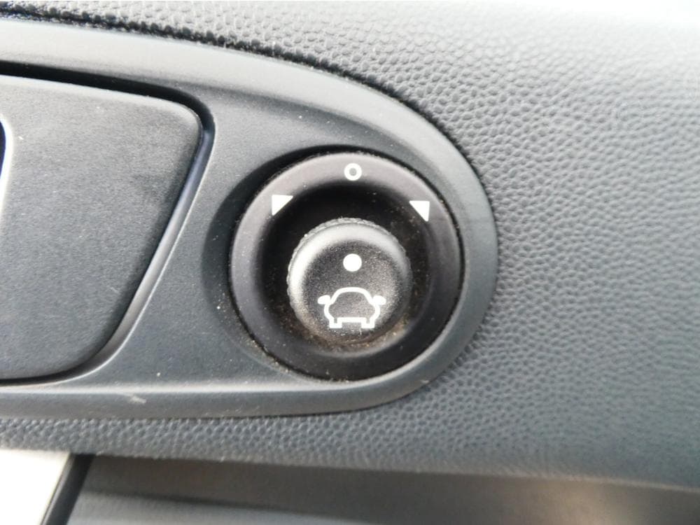 2009 Ford FIESTA - 11