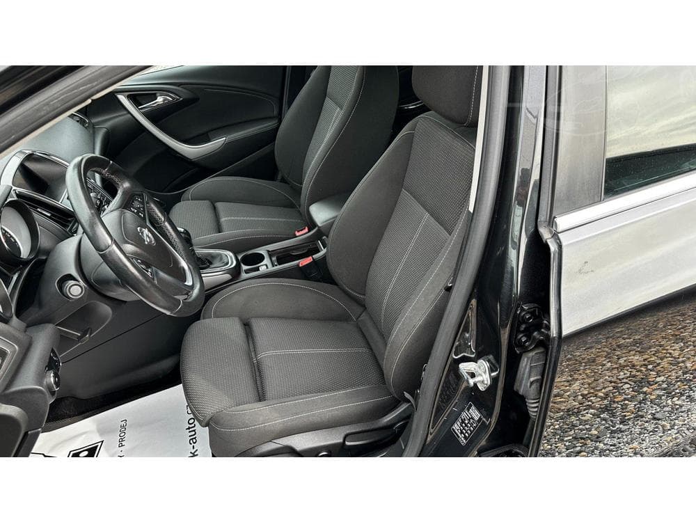 2011 Opel ASTRA - 11