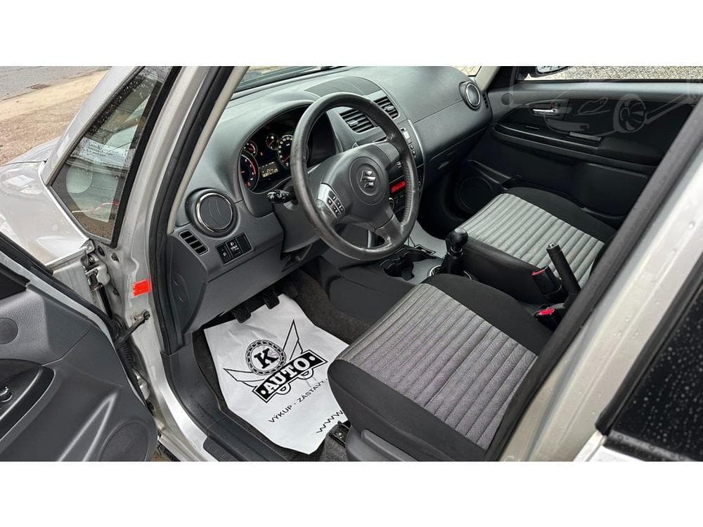 2009 Suzuki SX4 - 11