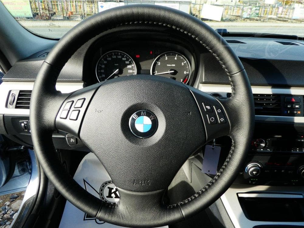2009 BMW 3-SERIES - 12