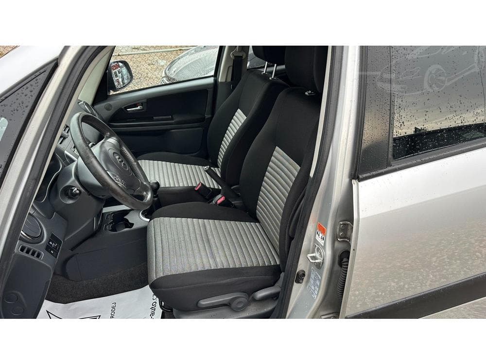 2009 Suzuki SX4 - 12