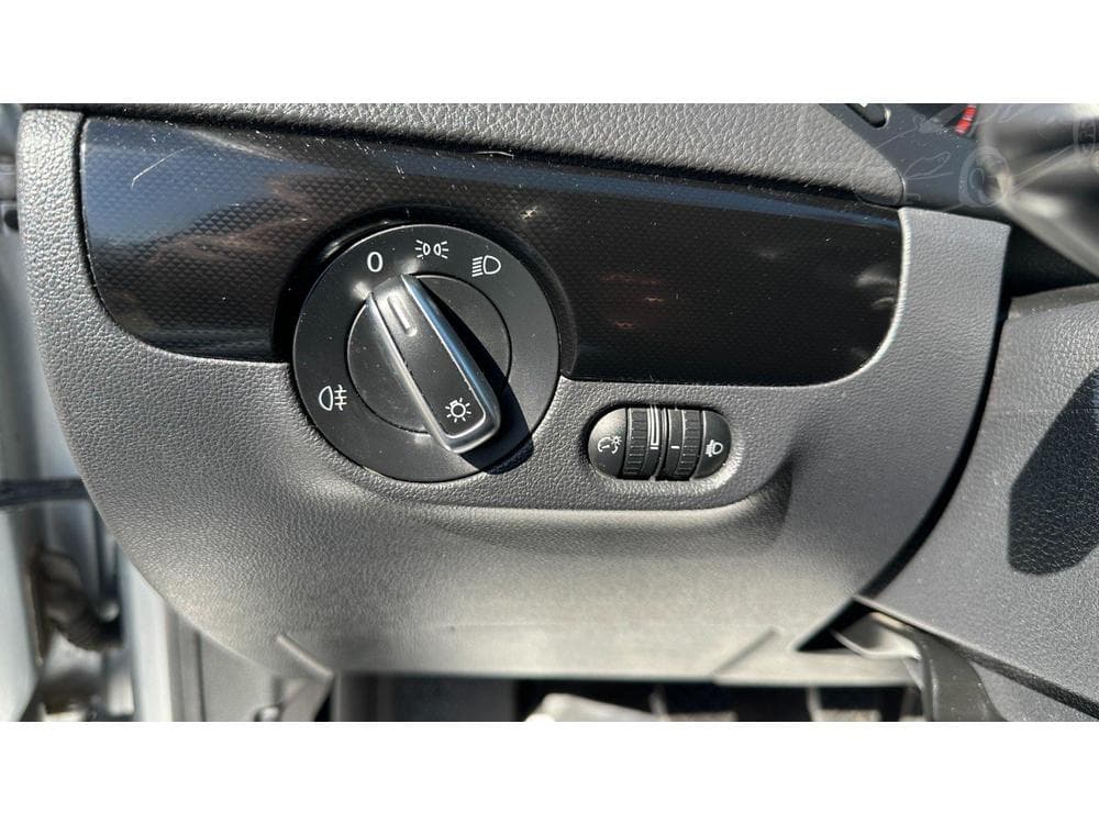 2011 Volkswagen JETTA - 12