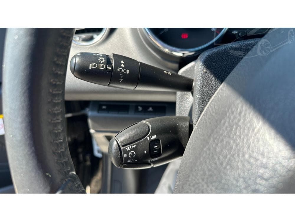 2011 Peugeot 5008 - 13