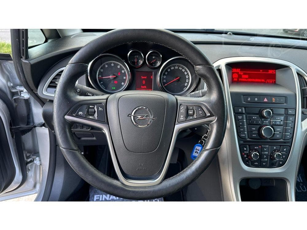 2012 Opel ASTRA - 13