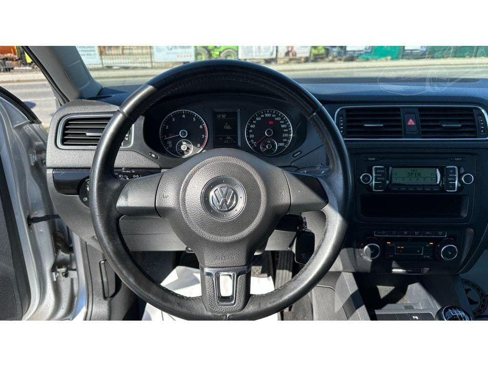 2011 Volkswagen JETTA - 13