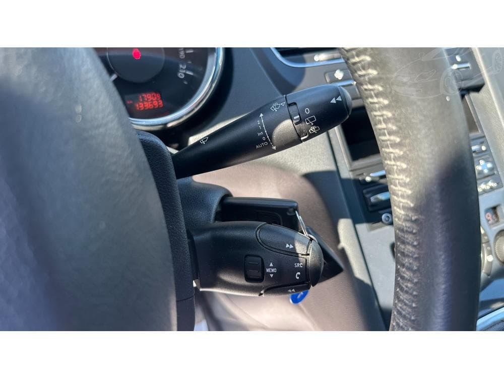 2011 Peugeot 5008 - 14