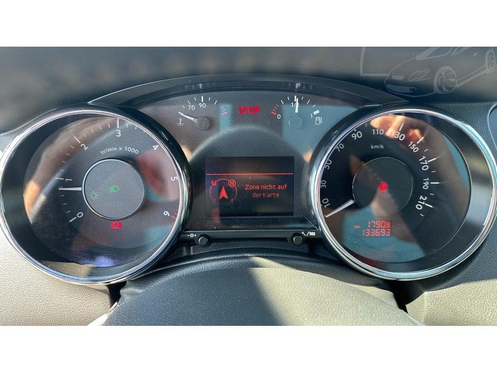 2011 Peugeot 5008 - 15