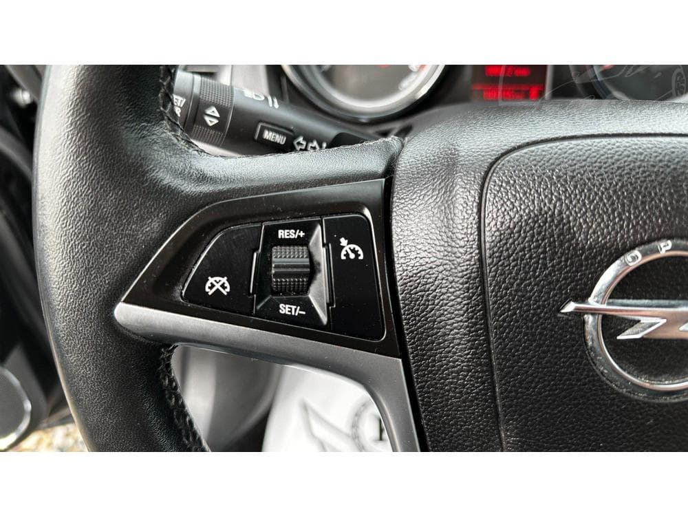 2011 Opel ASTRA - 16