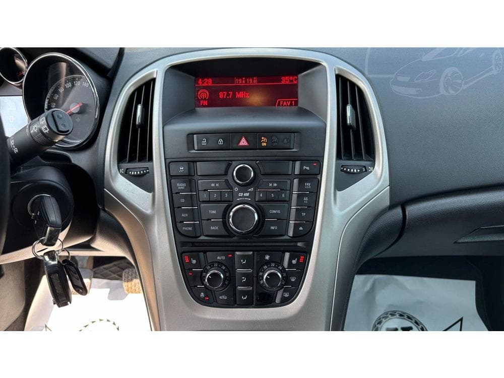 2011 Opel ASTRA - 16