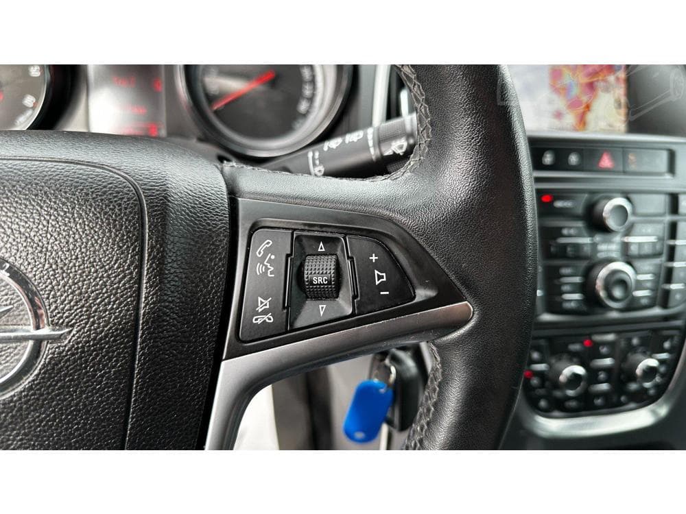 2011 Opel ASTRA - 17