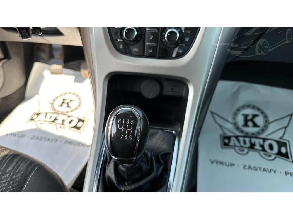 2011 Opel ASTRA - 17