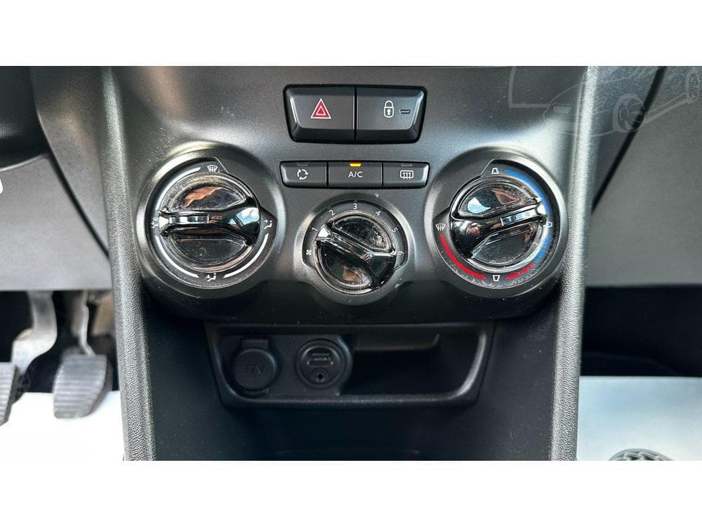 2014 Peugeot 208 - 17