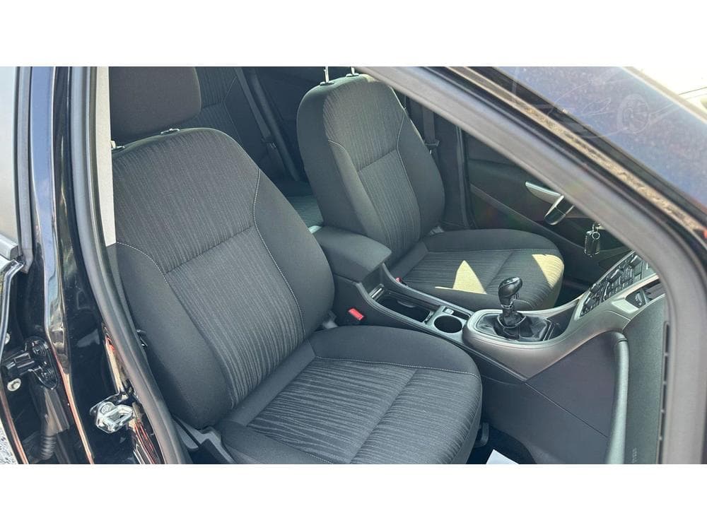 2011 Opel ASTRA - 18