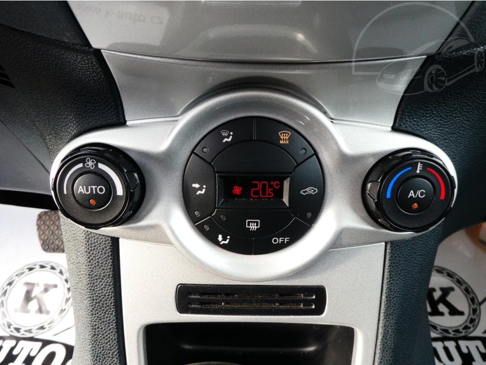 2009 Ford FIESTA - 19
