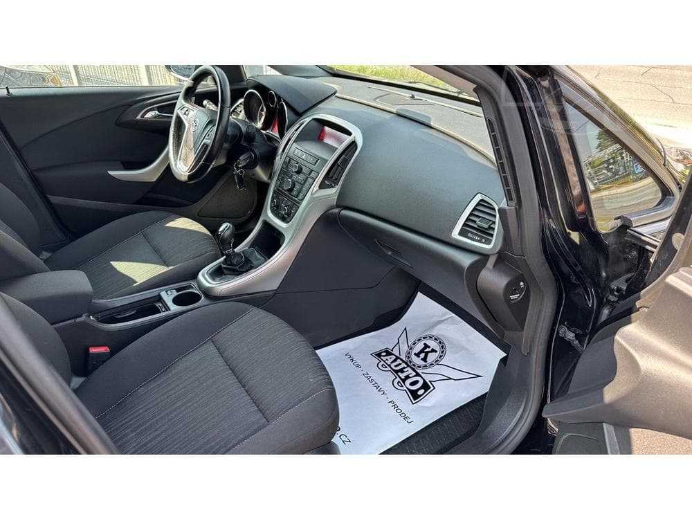 2011 Opel ASTRA - 19
