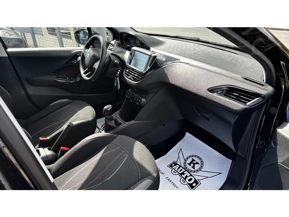 2014 Peugeot 208 - 20