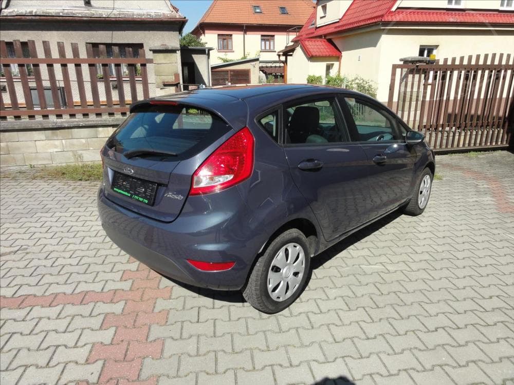 2011 Ford FIESTA - 4