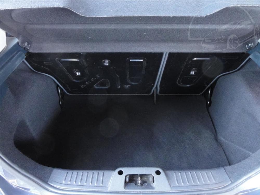 2011 Ford FIESTA - 6