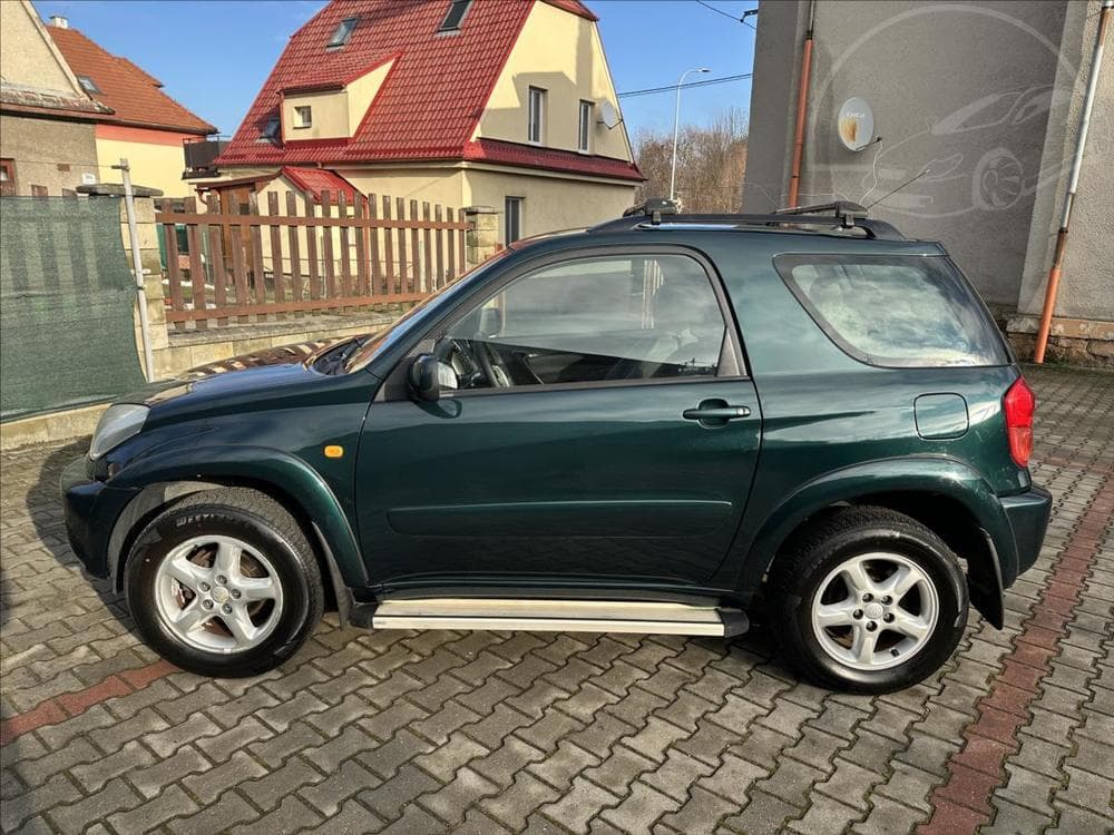 2003 Toyota RAV4 - 8
