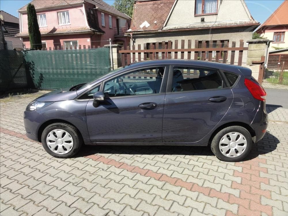2011 Ford FIESTA - 9