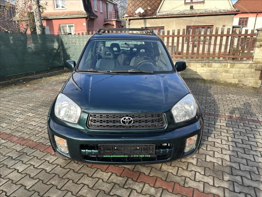 2003 Toyota RAV4 - 10