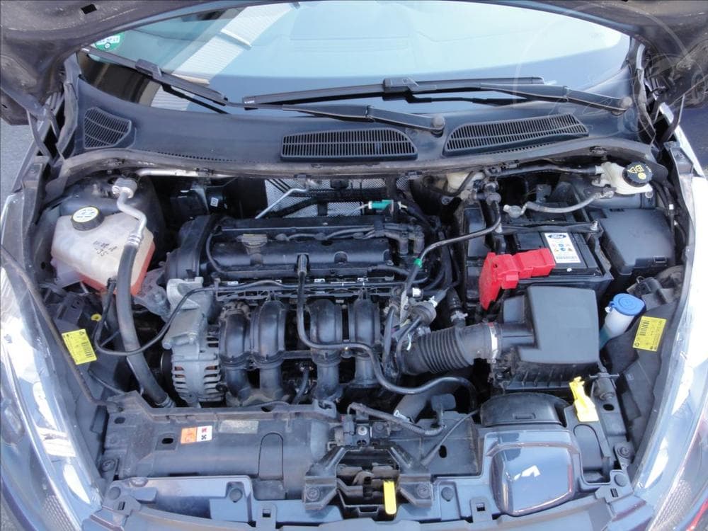 2011 Ford FIESTA - 12