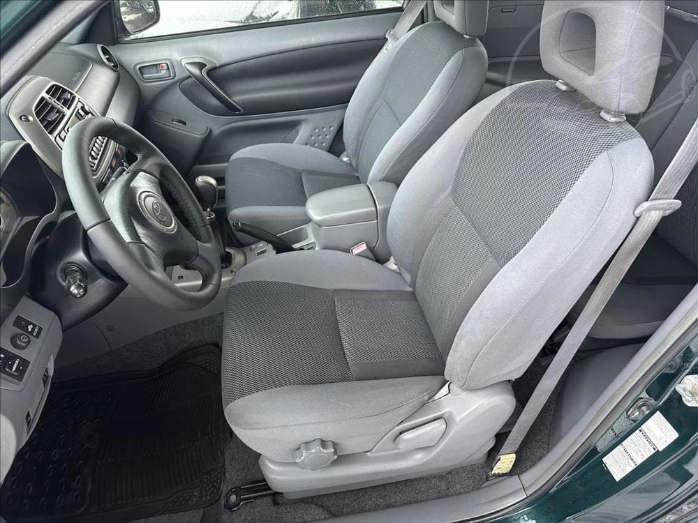 2003 Toyota RAV4 - 12