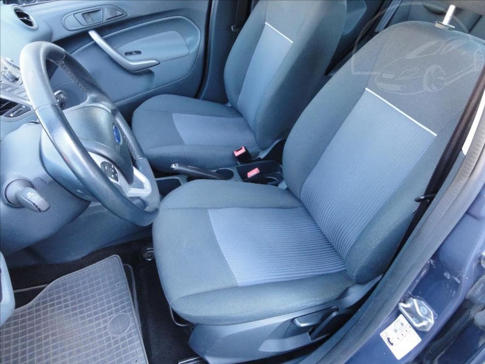 2011 Ford FIESTA - 13