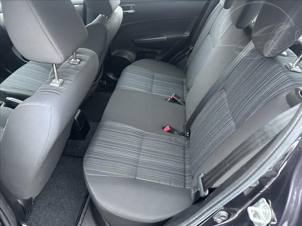 2015 Suzuki SWIFT - 13