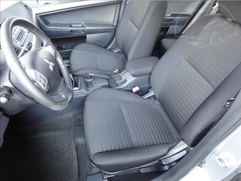 2013 Mitsubishi Lancer - 13