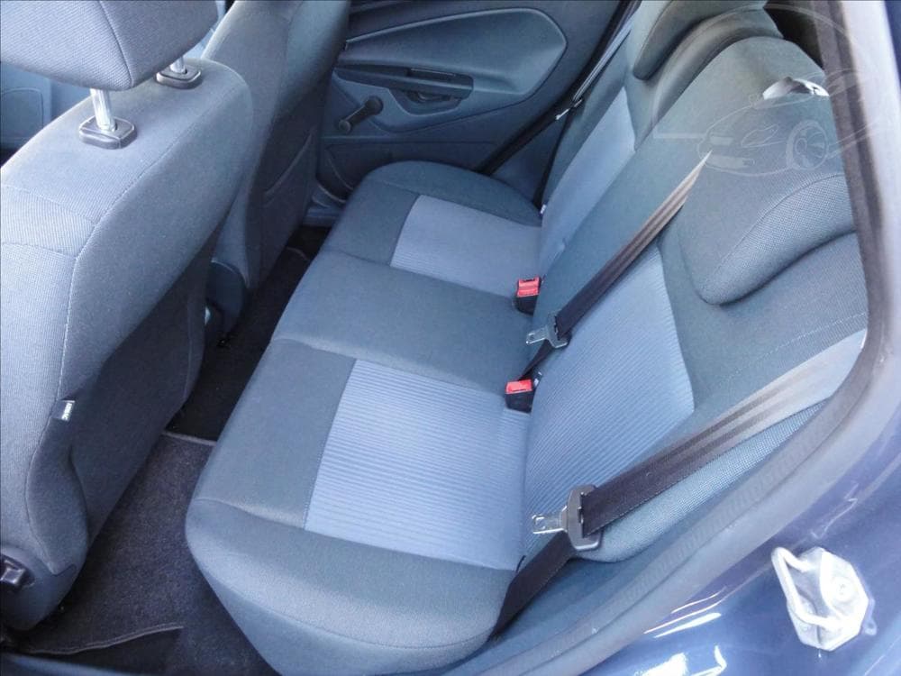 2011 Ford FIESTA - 14