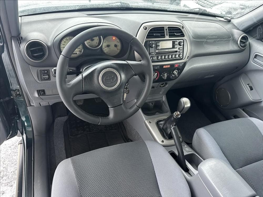 2003 Toyota RAV4 - 14