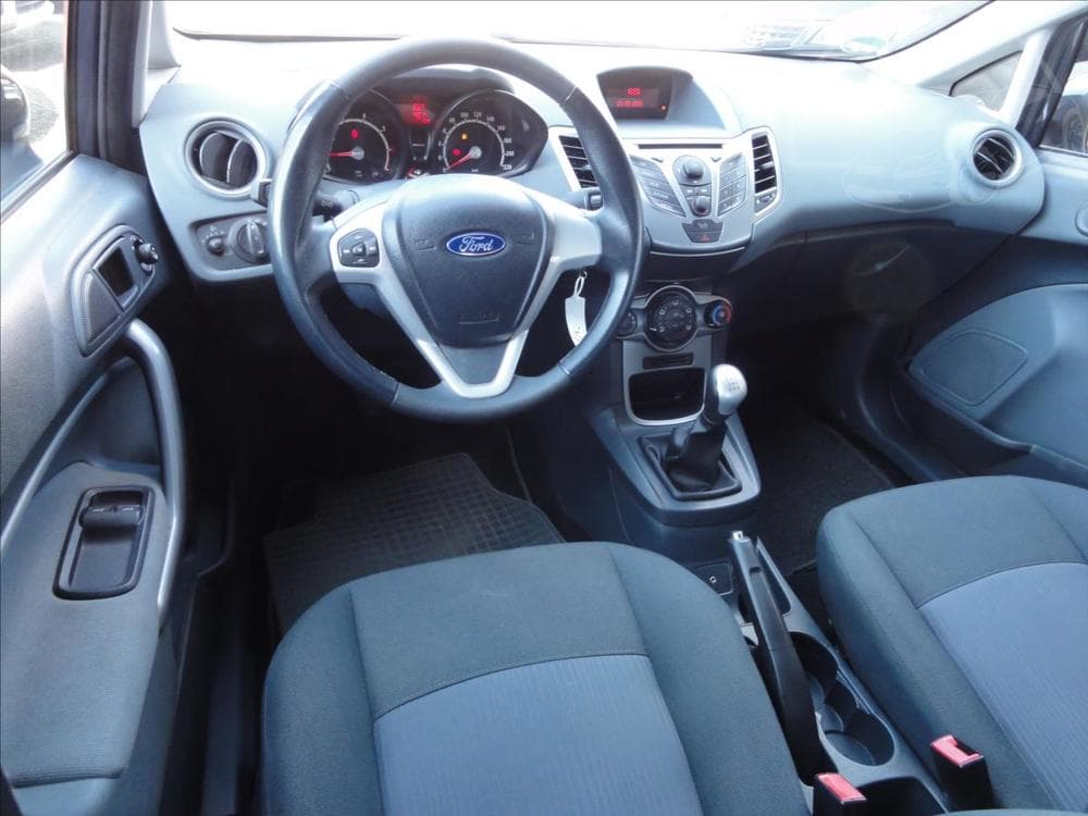 2011 Ford FIESTA - 15