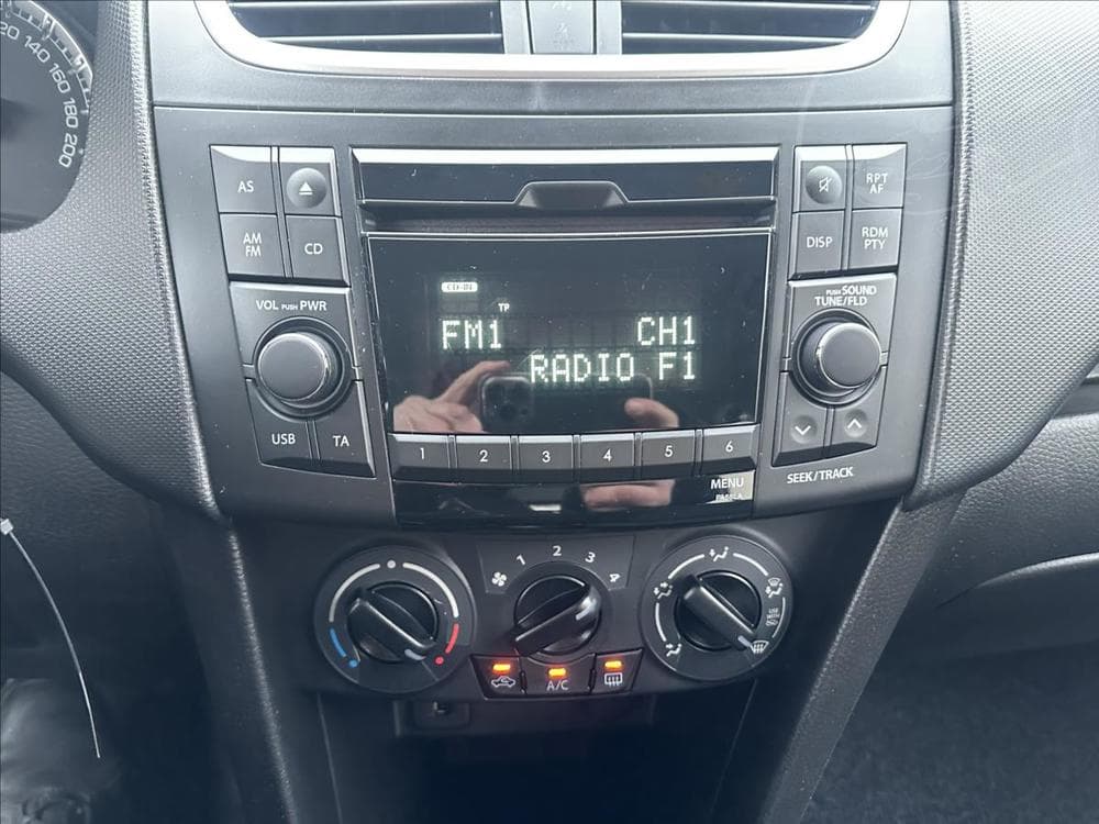 2015 Suzuki SWIFT - 16