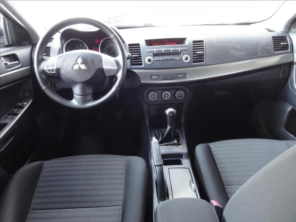 2013 Mitsubishi Lancer - 16