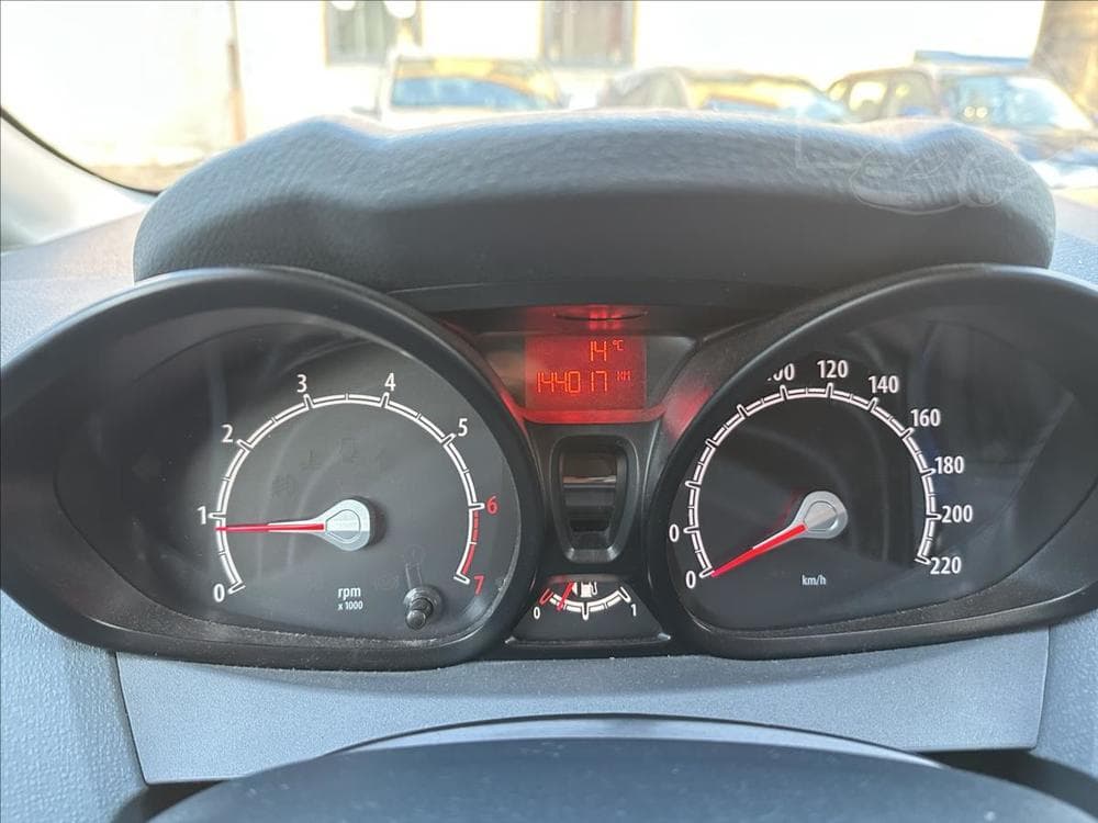 2011 Ford FIESTA - 17