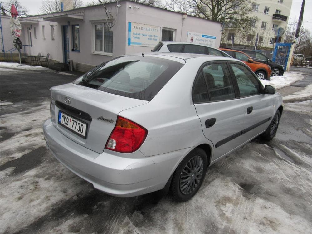 2006 Hyundai ACCENT - 6