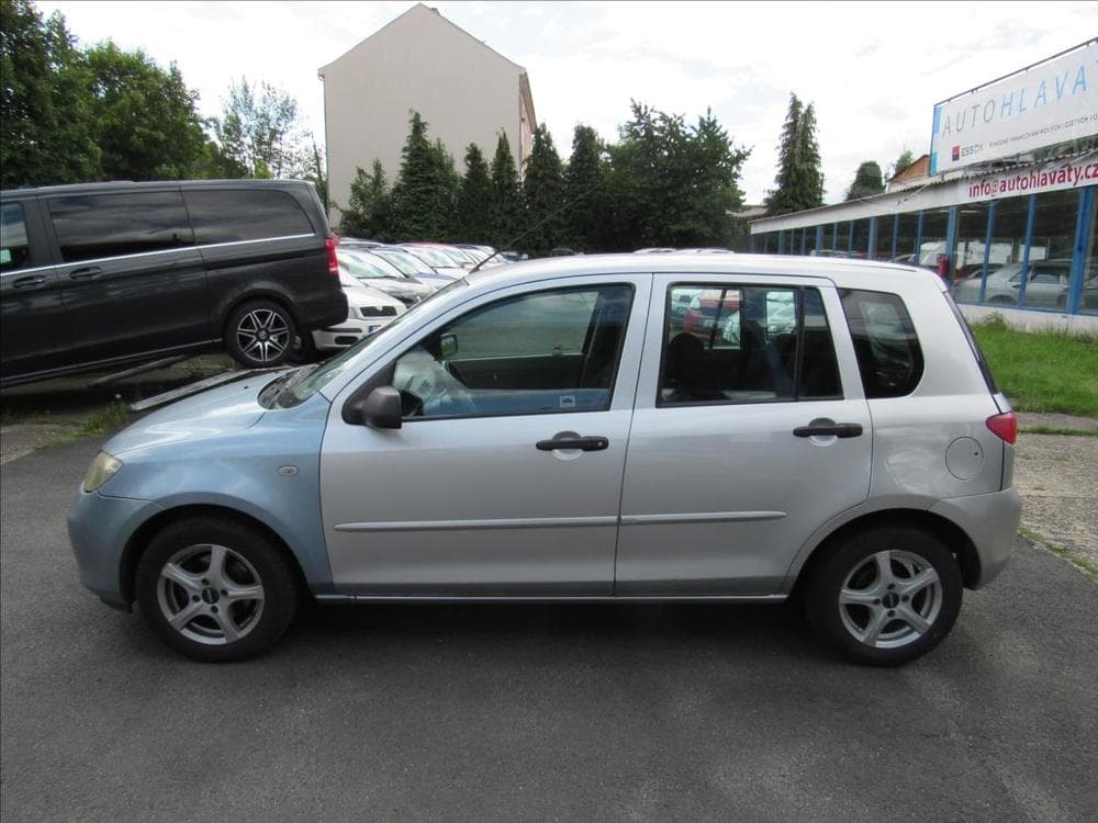 2005 Mazda 2 - 7