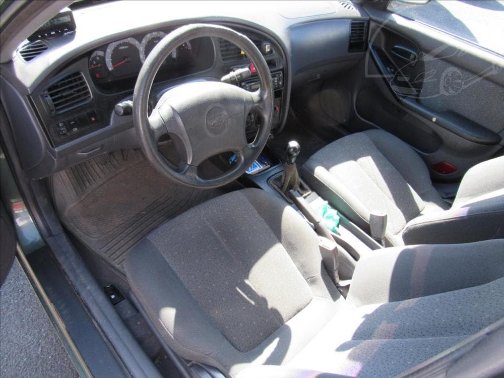 2003 Hyundai ELANTRA - 9