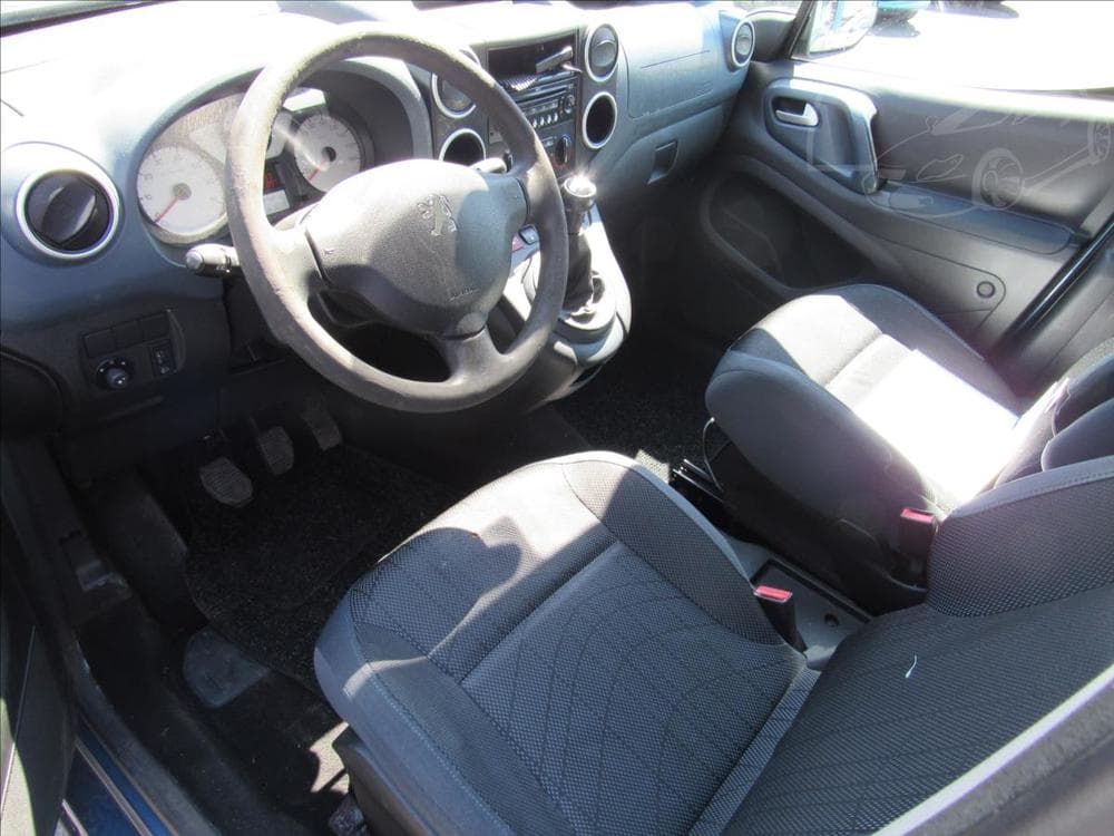 2010 Peugeot Partner - 25