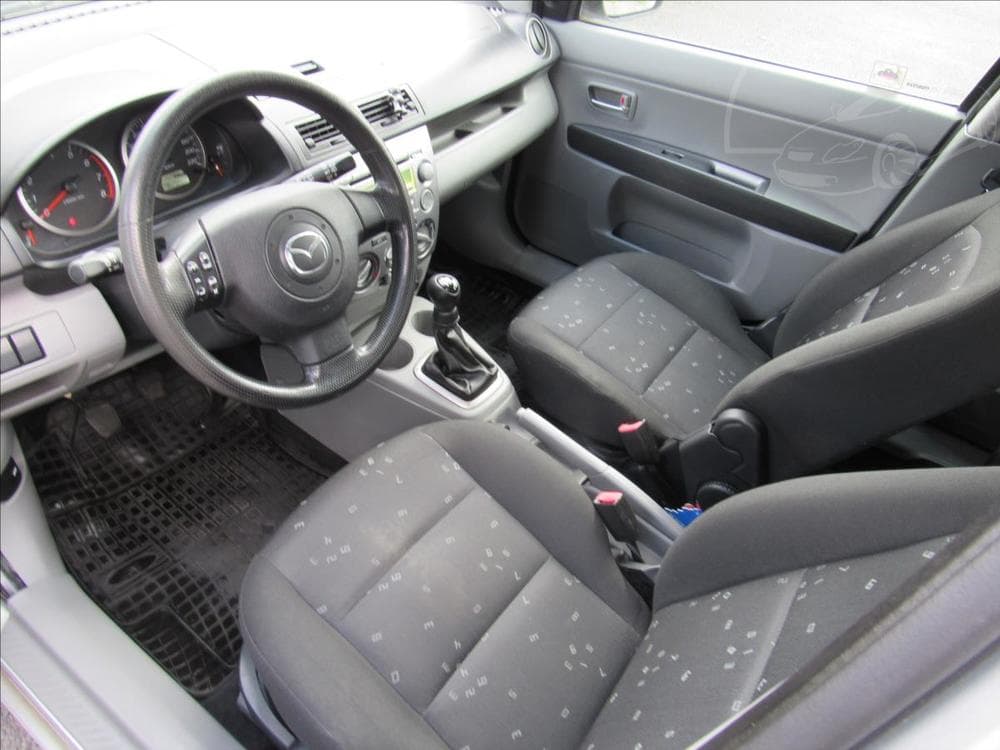 2005 Mazda 2 - 9