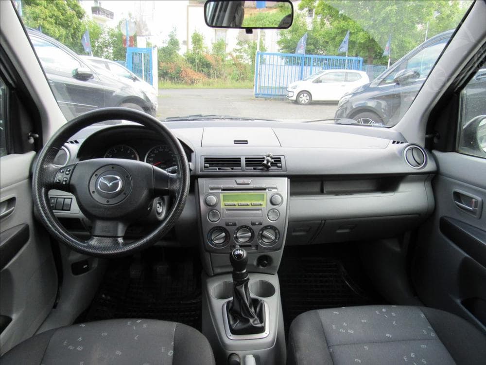 2005 Mazda 2 - 11