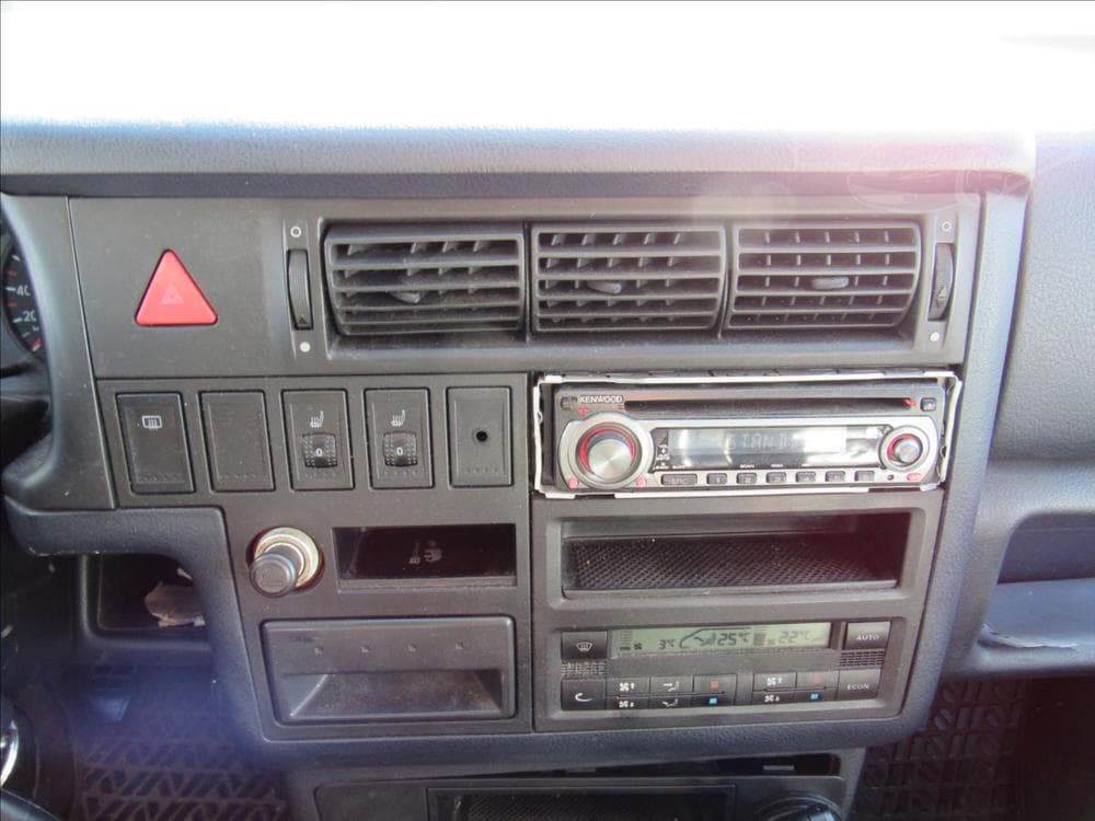 2003 Volkswagen CARAVELLE - 16