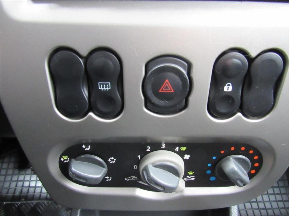 2009 Dacia SANDERO - 17