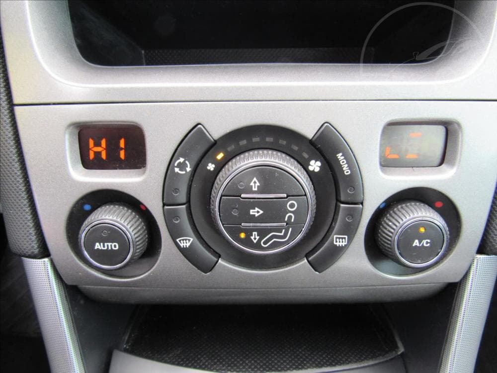 2008 Peugeot 308 - 18