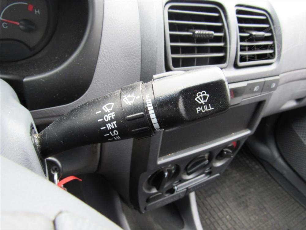 2006 Hyundai ACCENT - 18