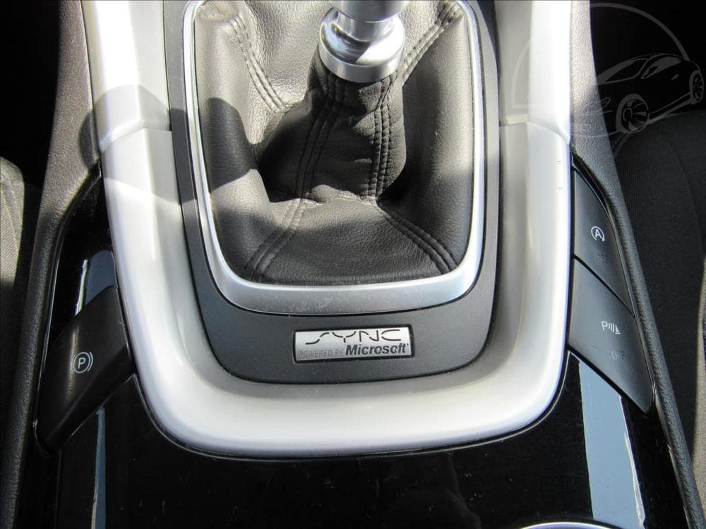 2015 Ford MONDEO - 18