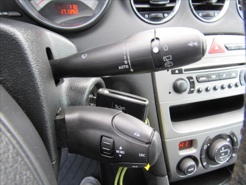 2008 Peugeot 308 - 19